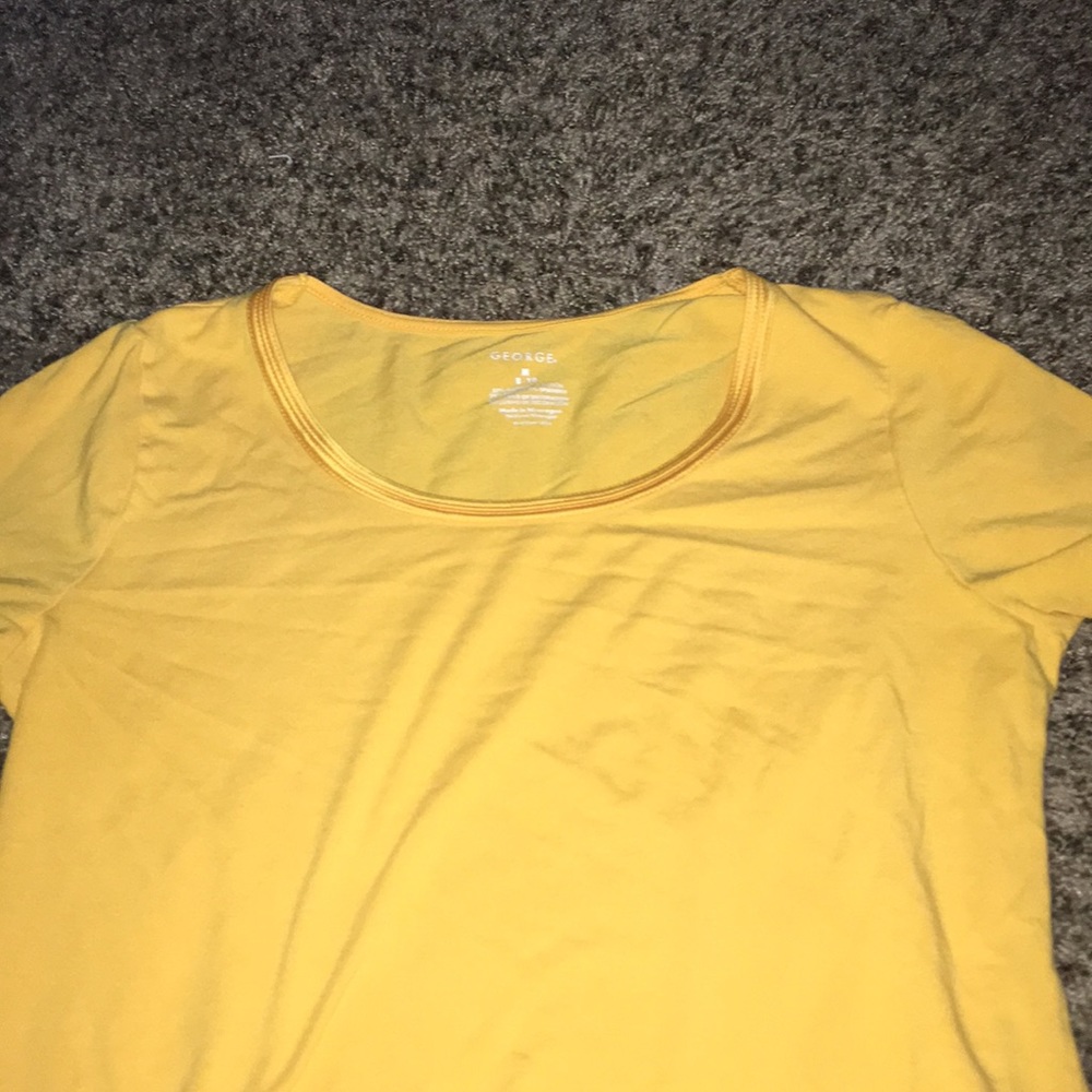 Shirt with short sleeves